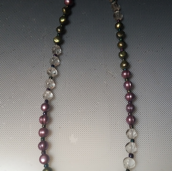 PEARLS FOR 2025 LAVENDER GREEN PEARL CRYSTAL CONTEMPO NECKLACE EARRINGS - Picture 4 of 5